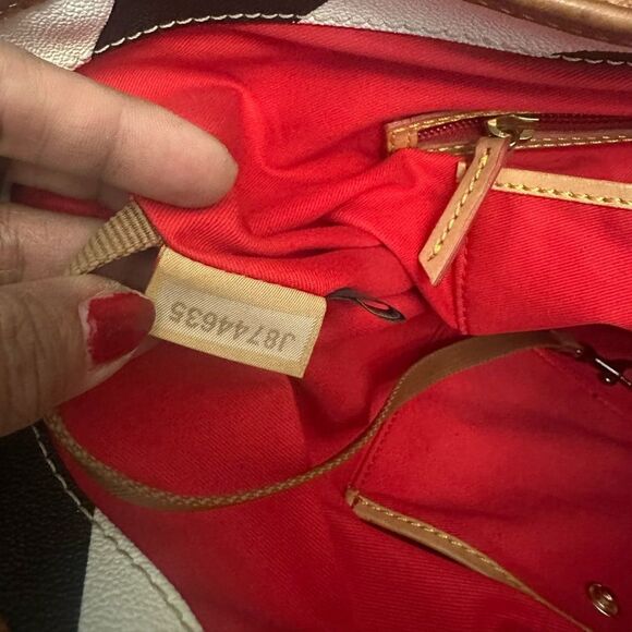 2 DOONEY & BOURKE Chevron Black and White Tote & small bag - Picture 8 of 16